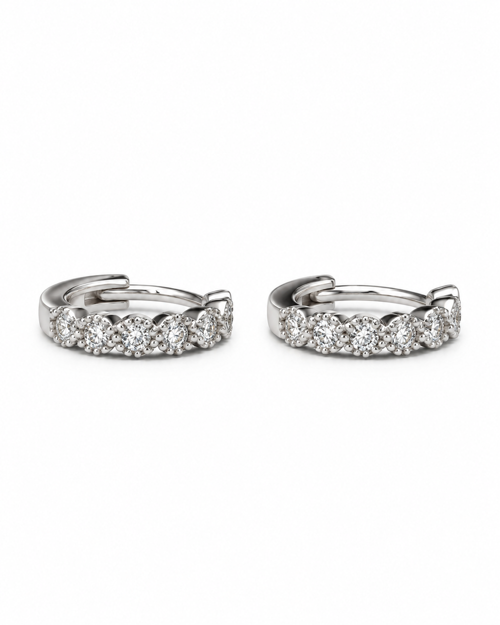 Scalloped-prong Huggie Hoop Earrings