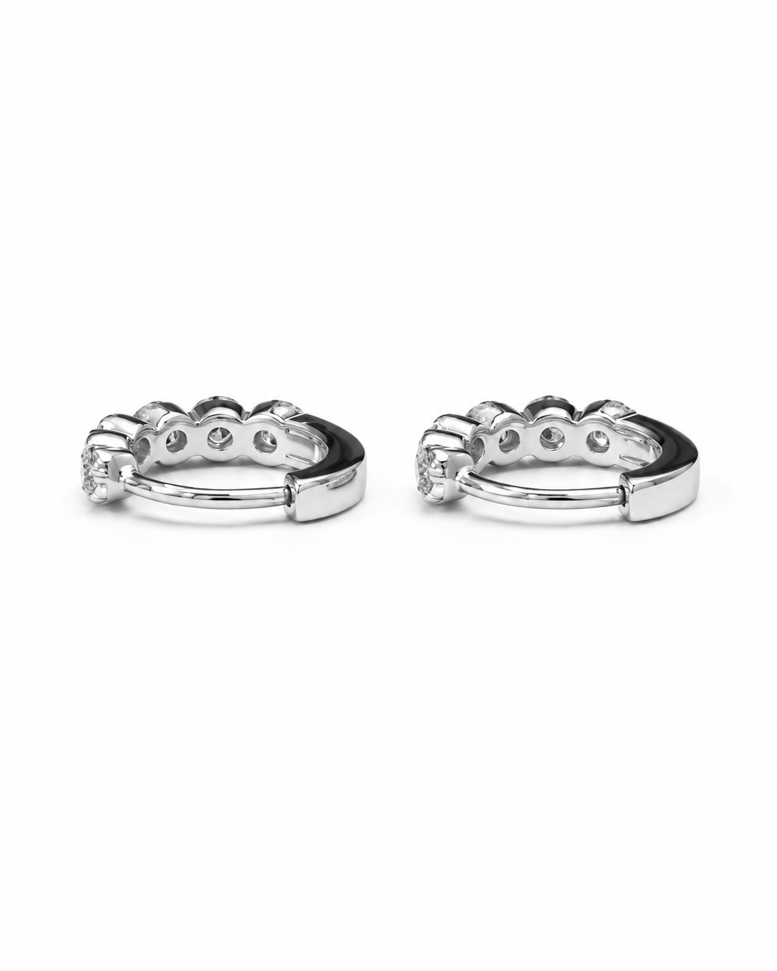 Scalloped-prong Huggie Hoop Earrings